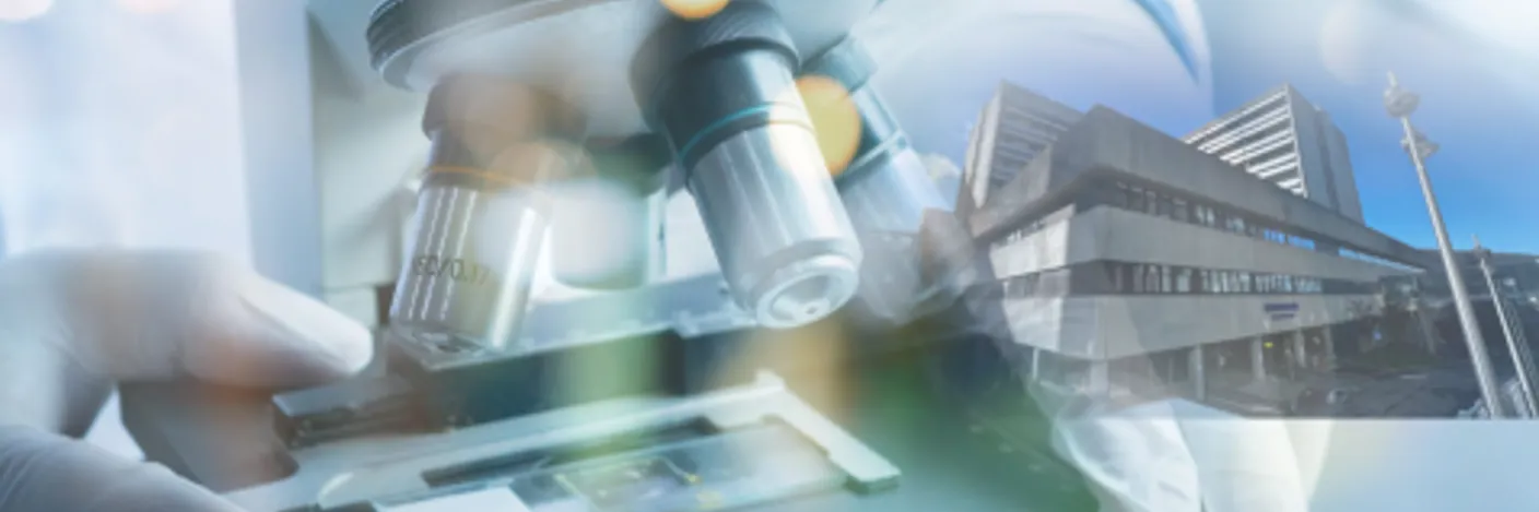 Et nærbilde av en person som holder en enhet