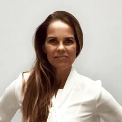 Portrett bilde av Nina Bjørum