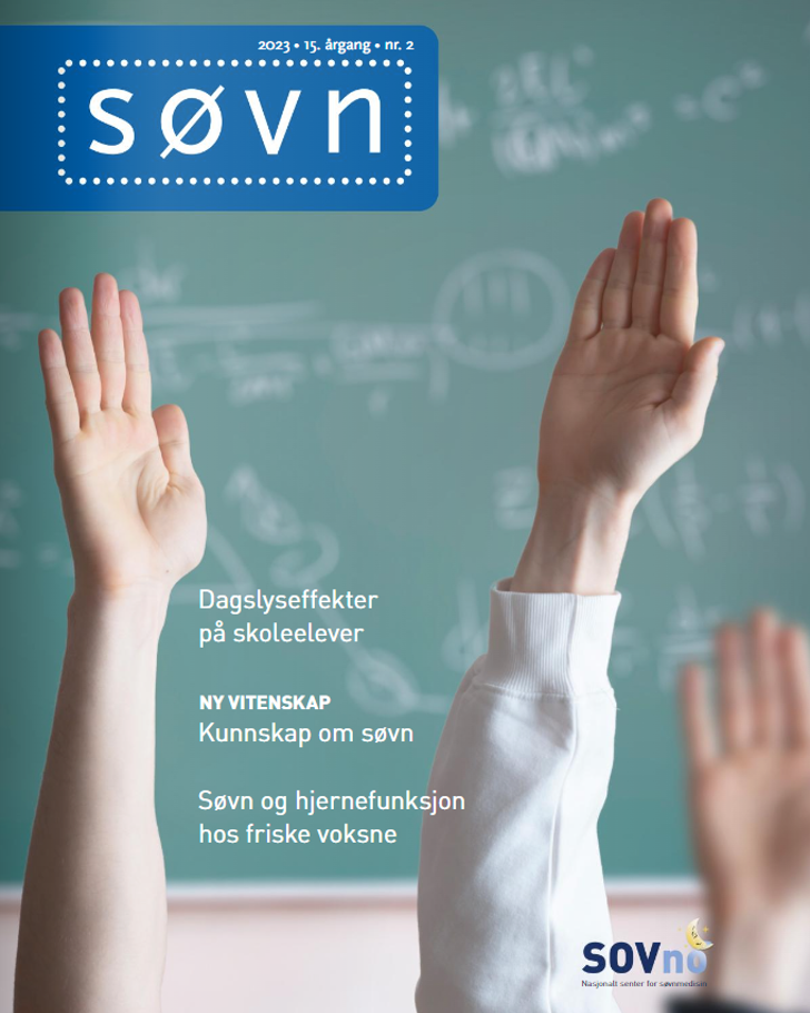 Et nærbilde av hender som løfter hendene