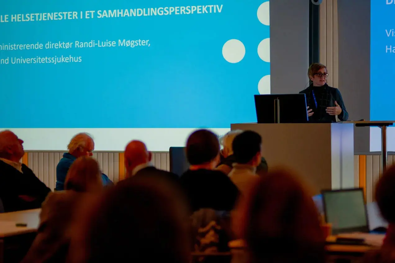 En person som holder en presentasjon