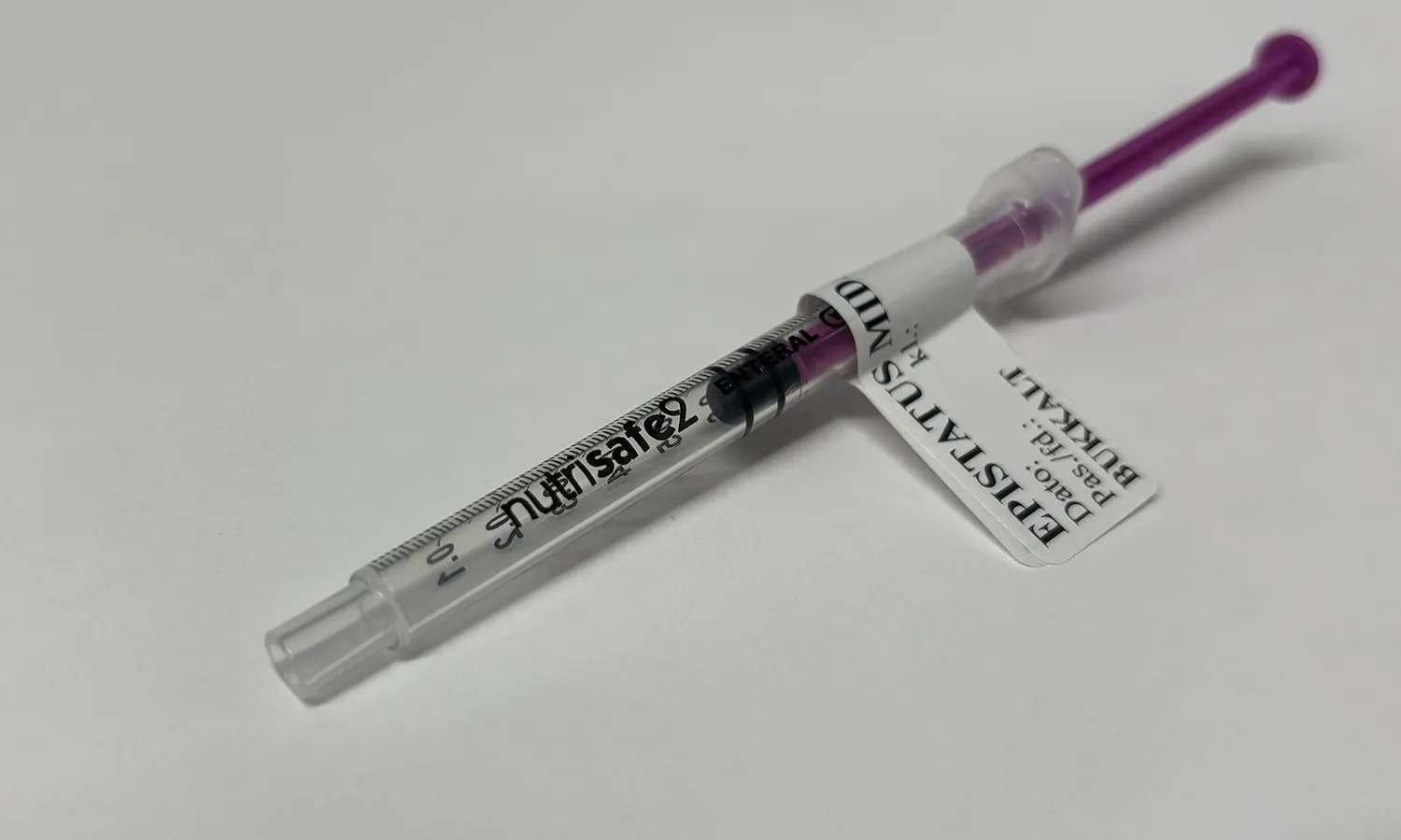 Et nærbilde av en sprøyte uten spiss