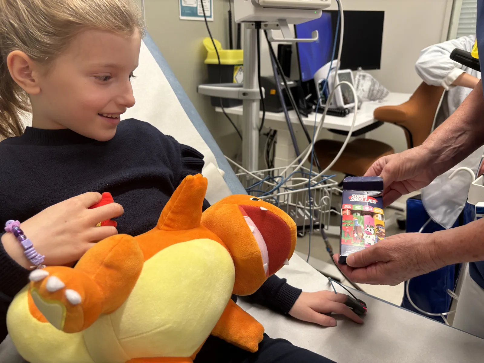 Ei jente som får velge duft tusj