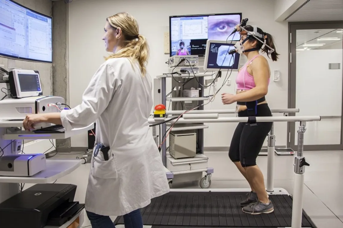 Aktivitet på tredemølle i hjerte- lunge- testlab