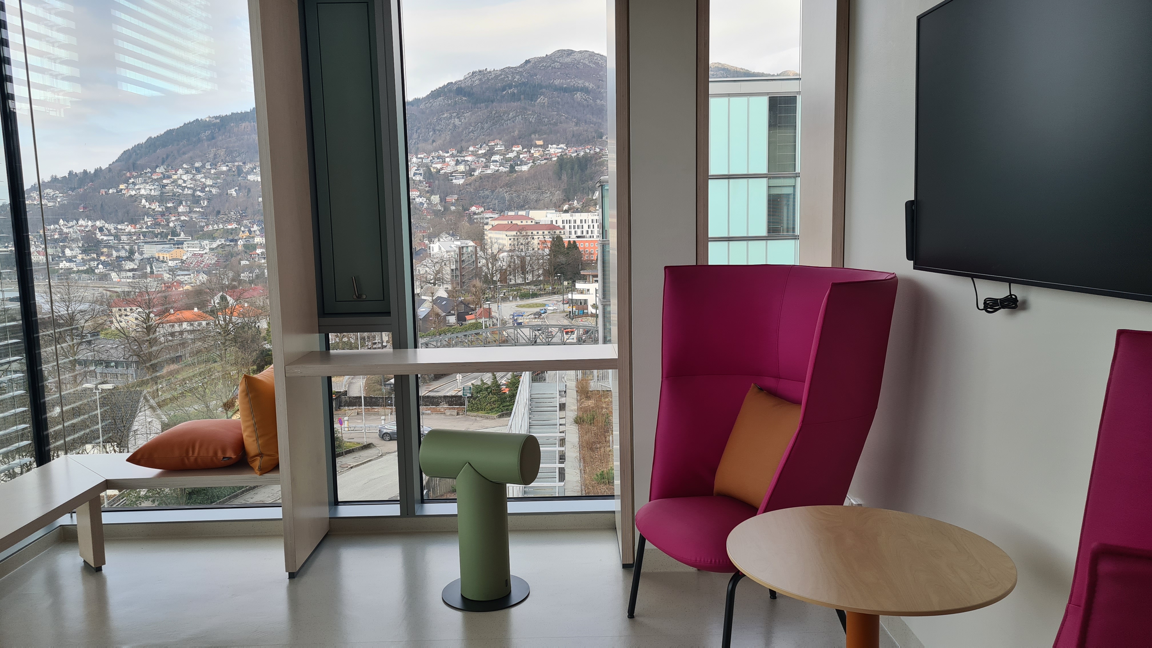 Fellesrom i enden av sengepostene med fin utsikt