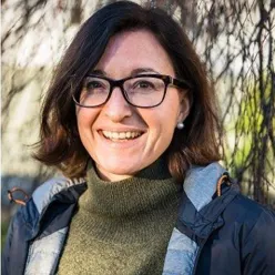 En person med briller