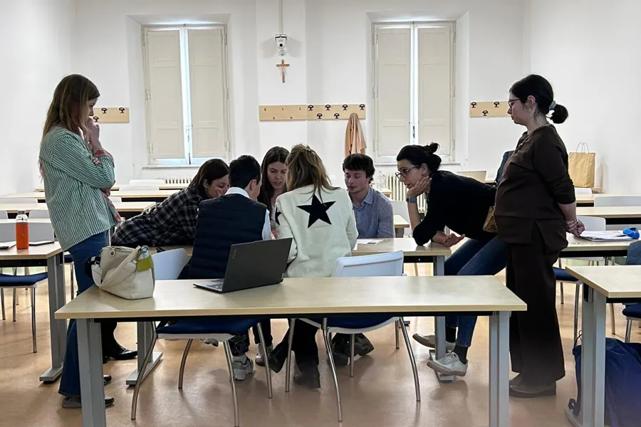 Researcher Linn N. Støme (at left) is visiting Cattolica university in Rome