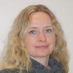 En kvinne med blondt hår