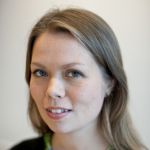 En kvinne med langt hår