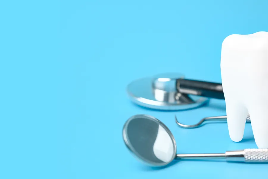Illustrasjonsfoto av tannlegeutstyr