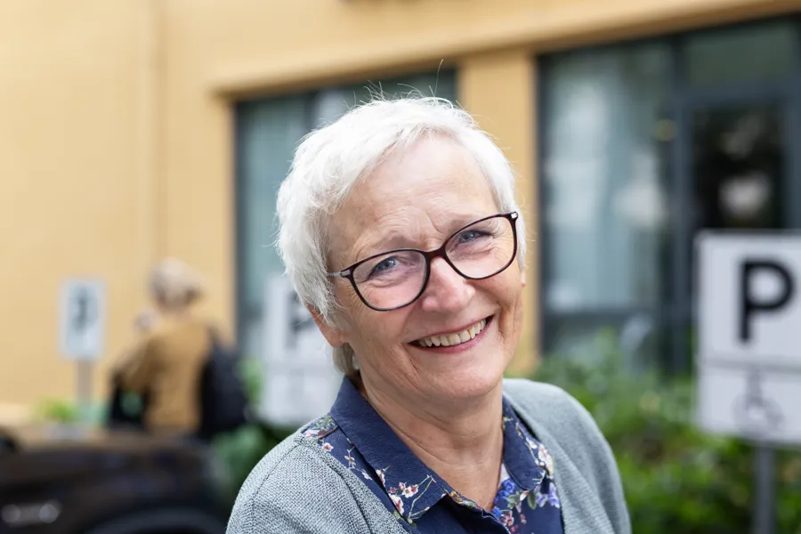 Portrett av smilende kvinne