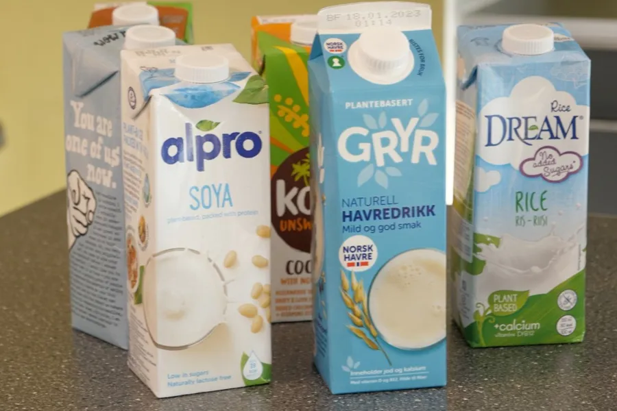 En gruppe produkter på en disk