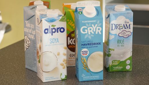 En gruppe produkter på en disk