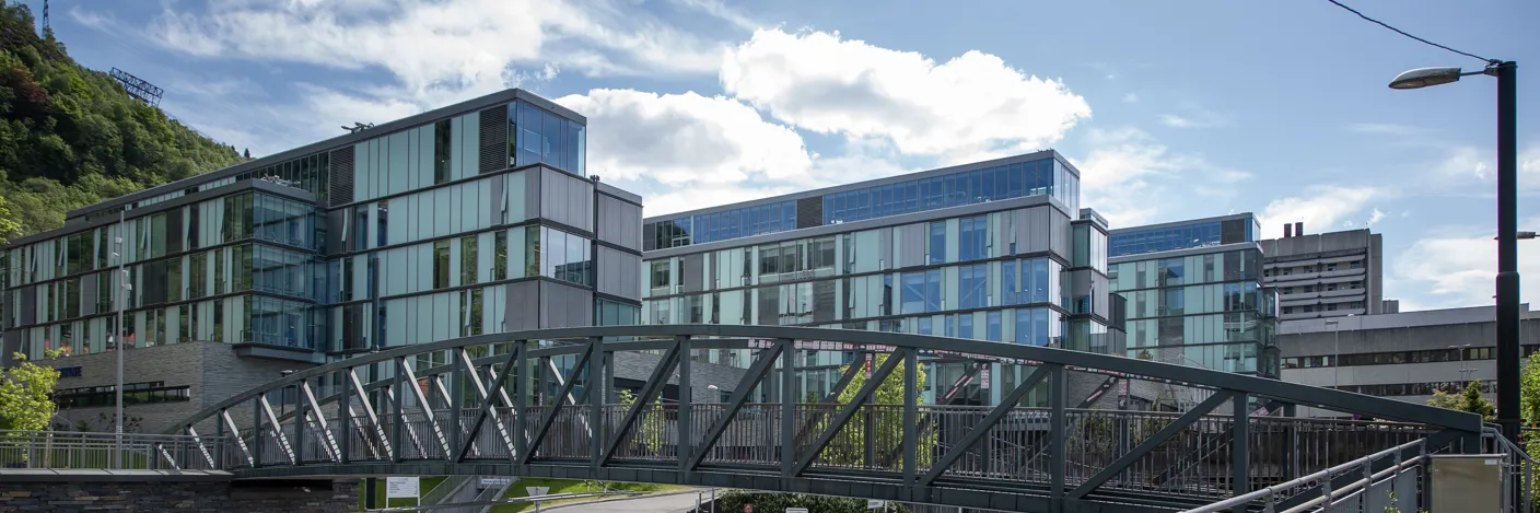 Bygning med store glassflater