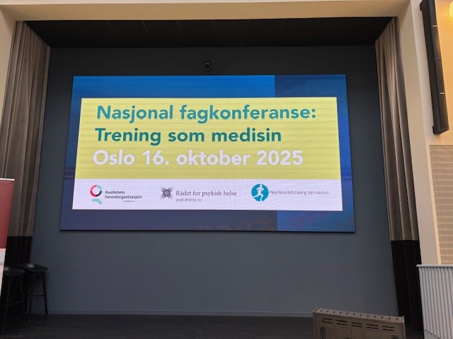 En skjerm med en melding på