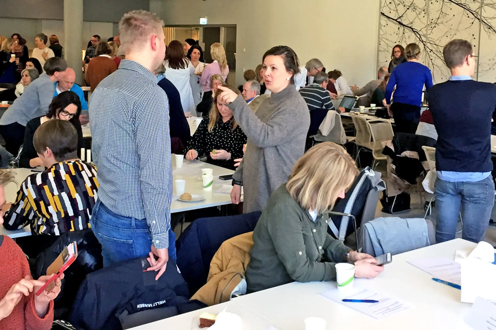 Gruppebilde fra arbeidsmøte med klinikkar og avdelingar. Foto