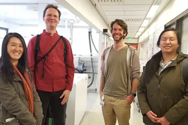 Synergy participants visit the laboratory