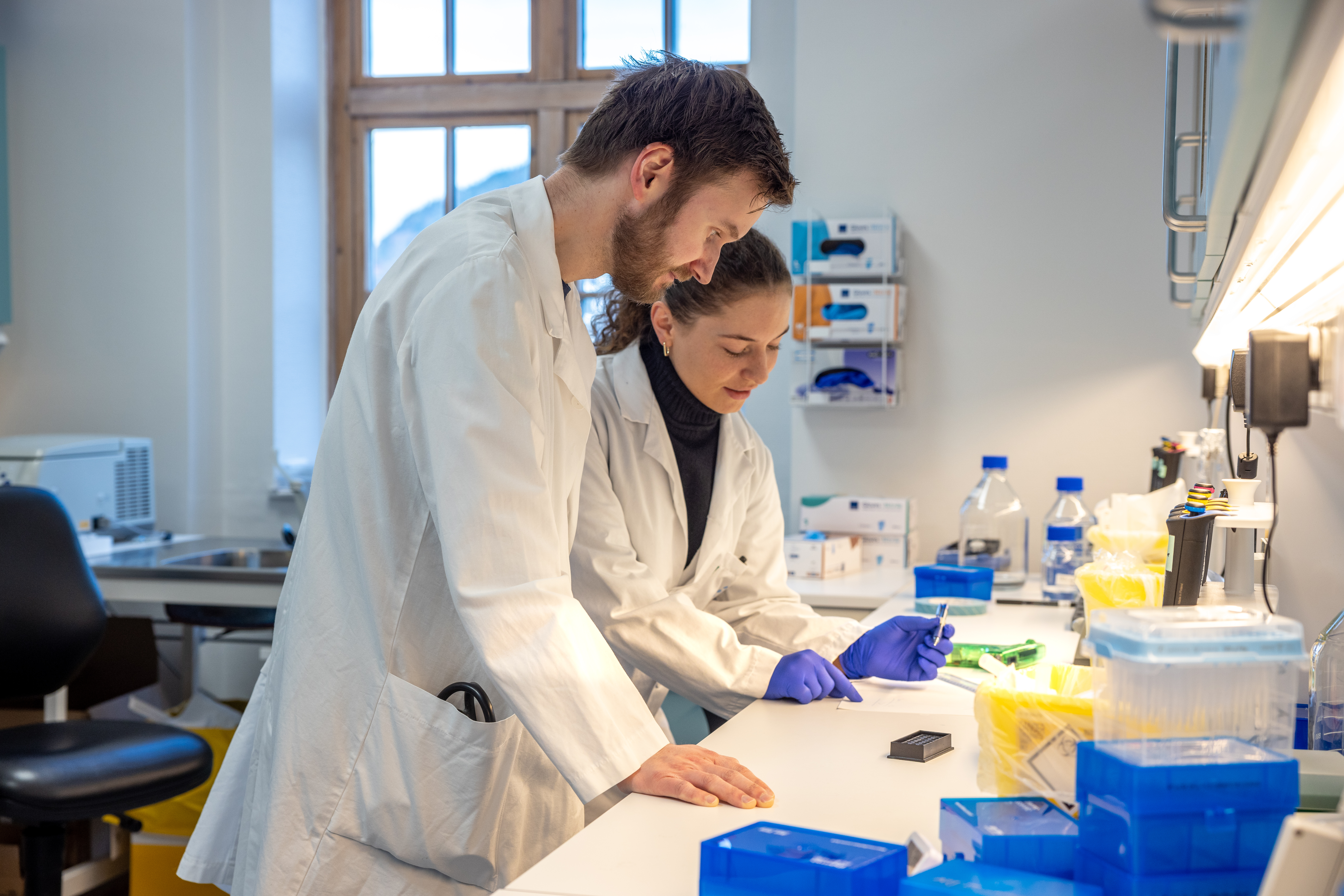 Two researchers on the lab.