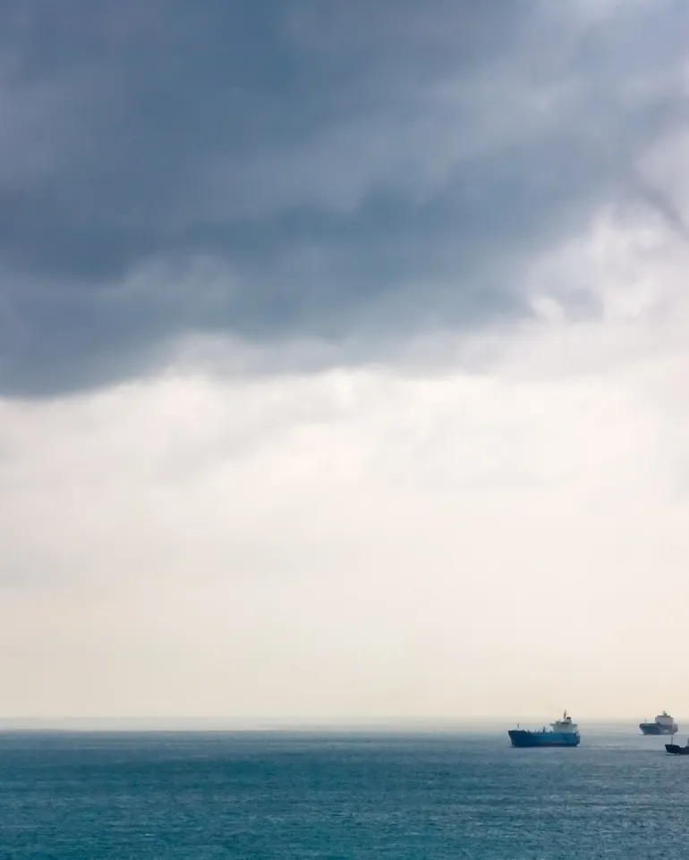 Foto. Skip på havet