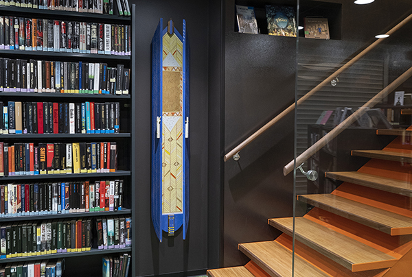 Interiør pasientbiblioteket ved Haukeland universitetssjukehus. Foto