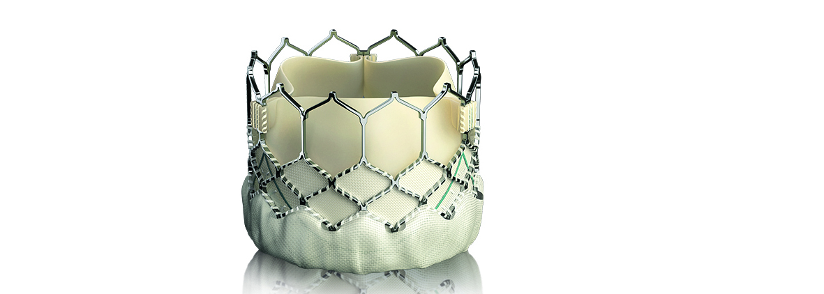 En grønn og gull handlekurv