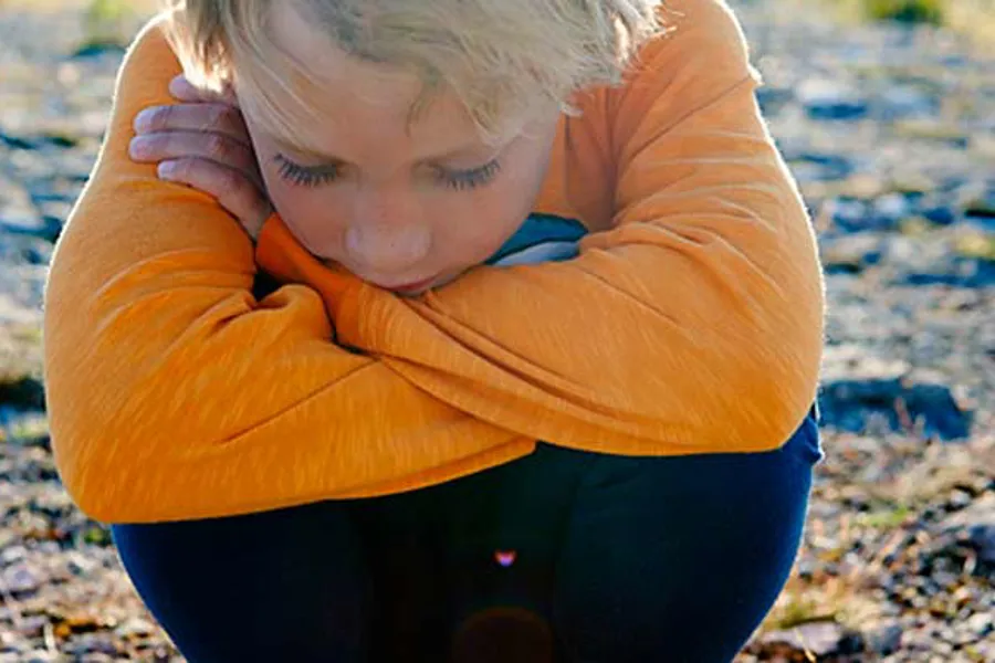 En person som har på seg en jakke