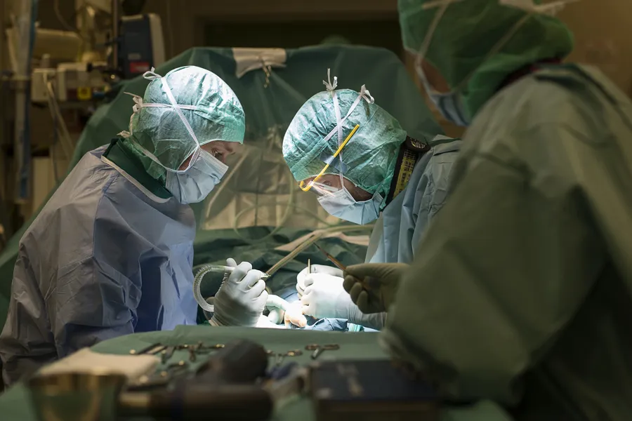 legar i operasjon.foto