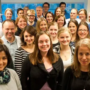 Gruppebilde ansatte Mohn kreftforskingslaboratorium. Foto