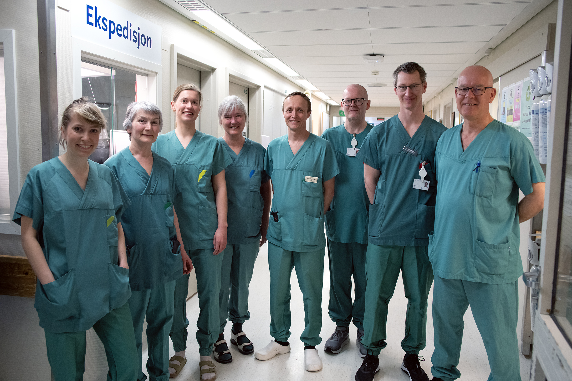 Blå himmel med hvite skyer. Foto