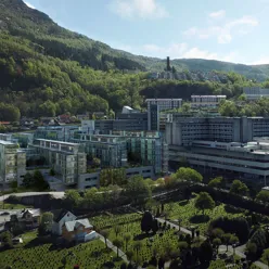 Oversiktsbilde Haukelandsområdet med Glassblokkene. Foto/illustrasjon