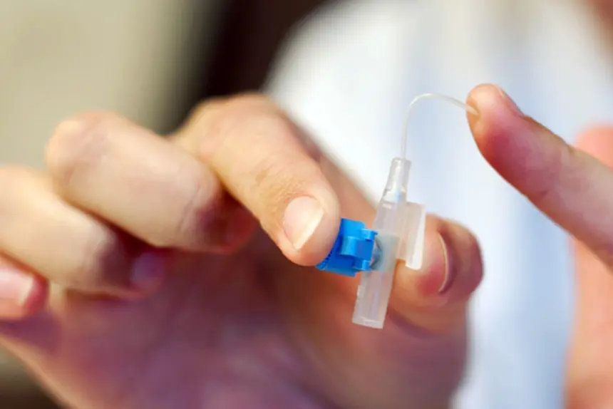 Venflon som blir bøyd. Foto