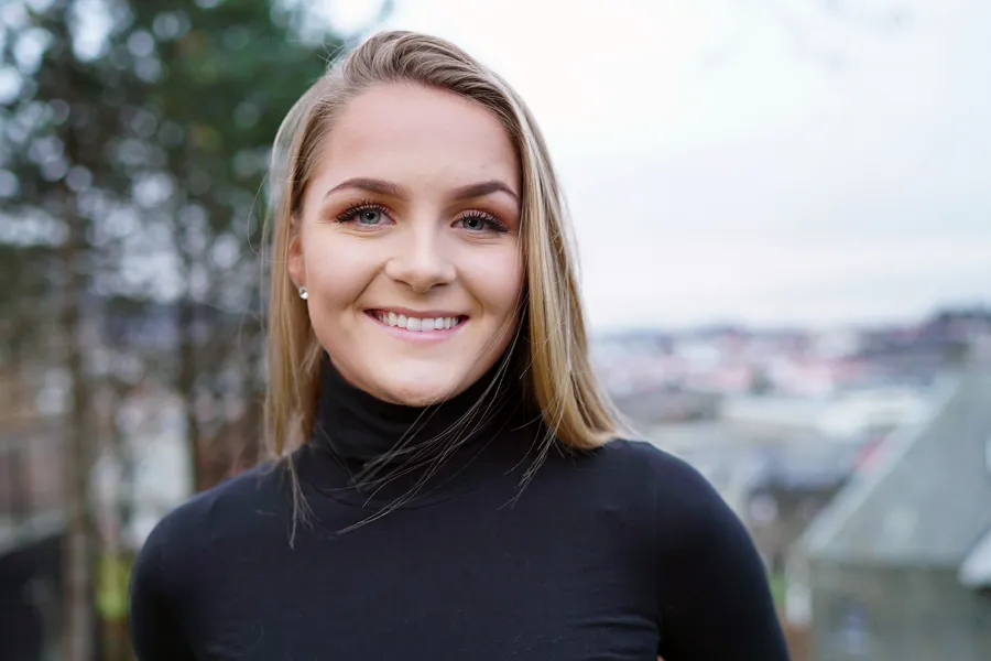 Portrett ung jente i Ungdomsrådet. Foto