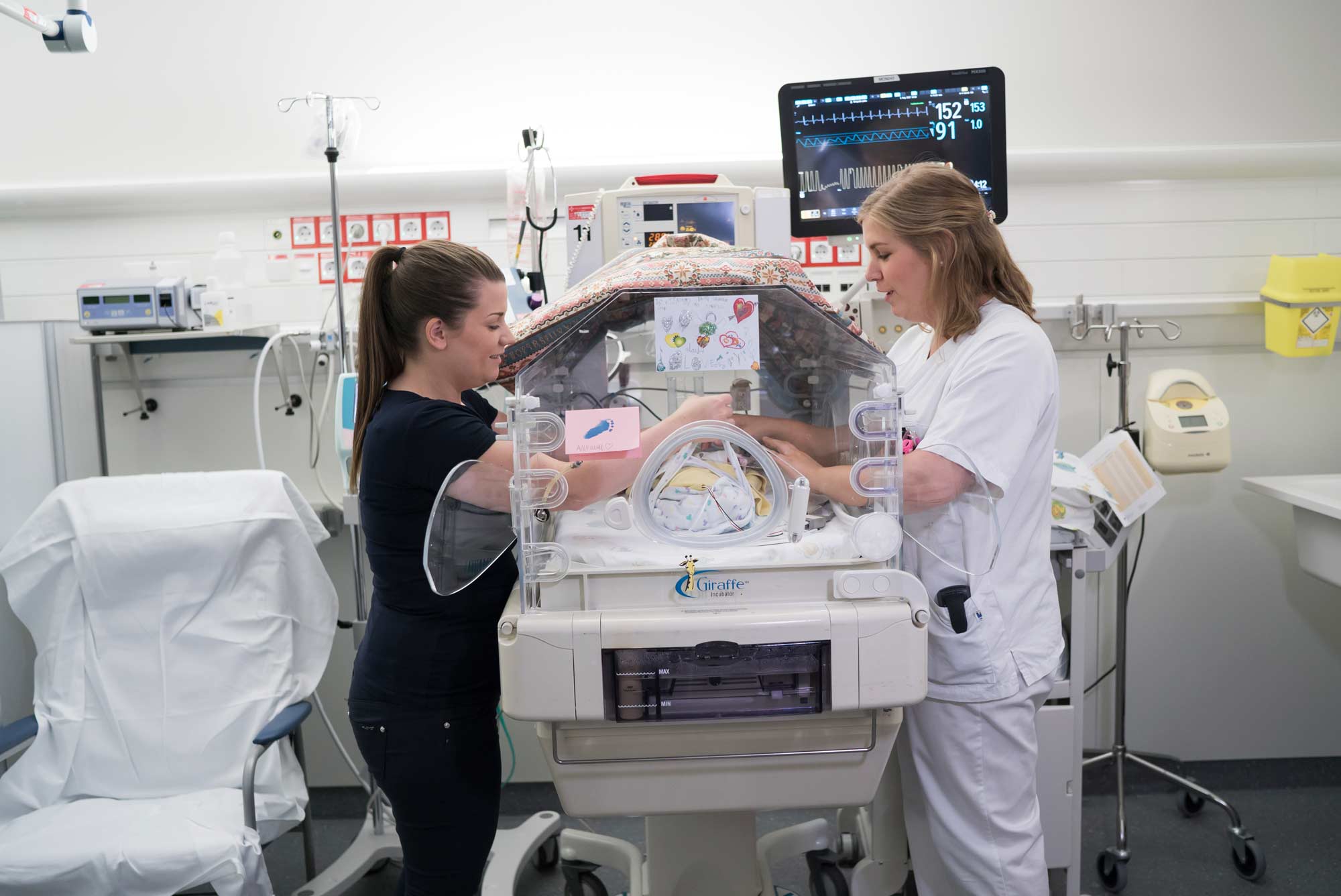 Vi lærer foreldre kenguruomsorg