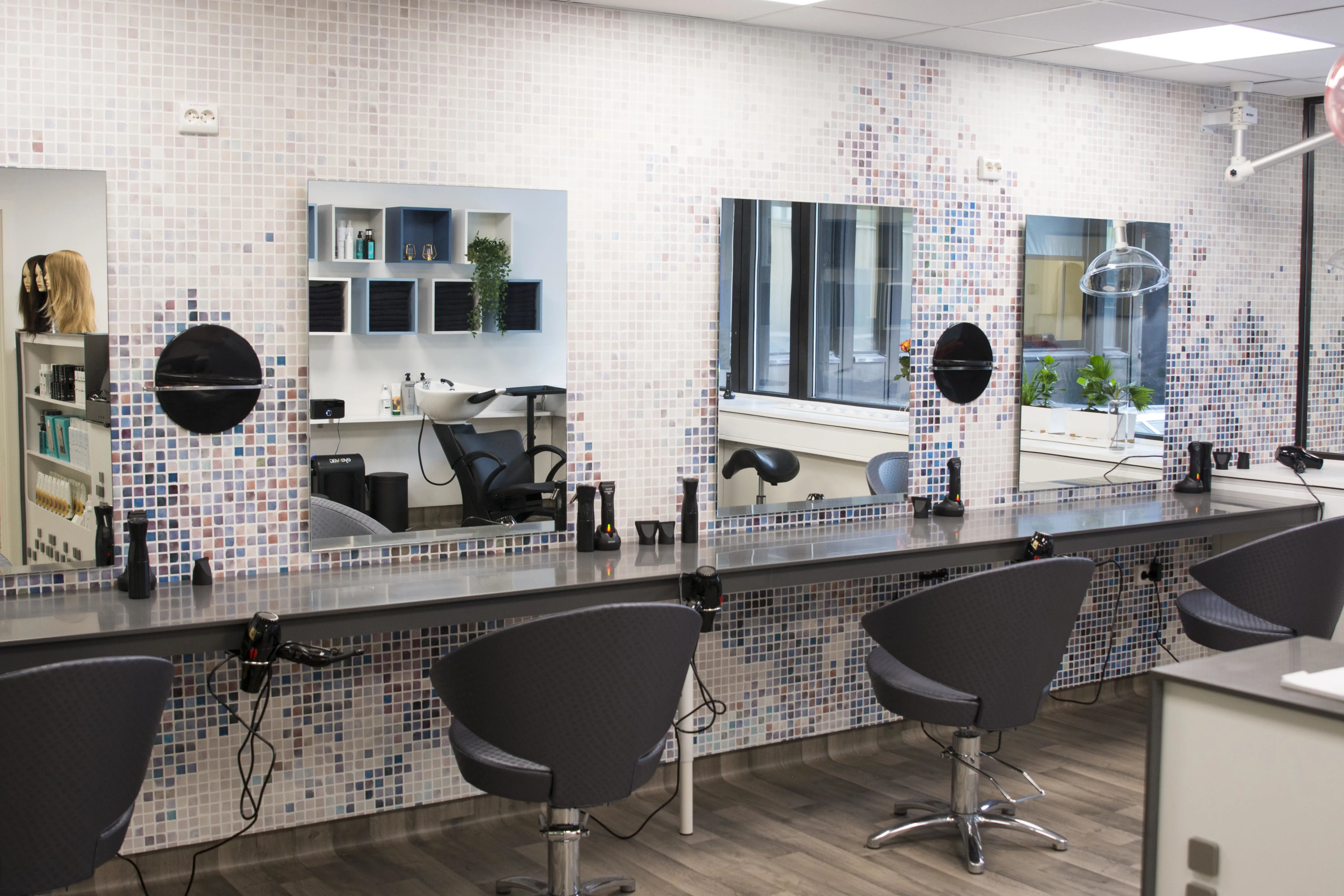 Interiør frisørsalong. Foto