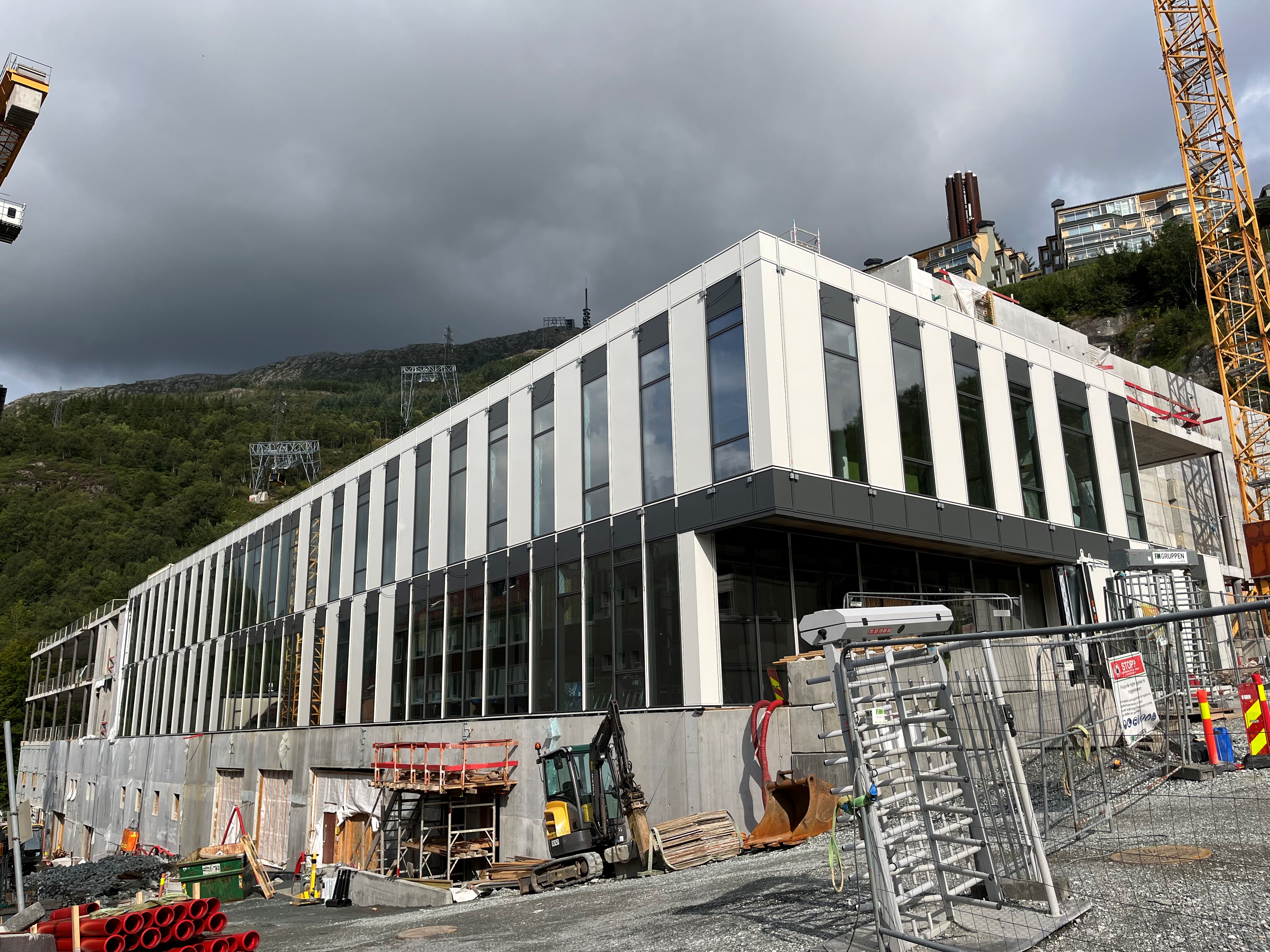 En bygning under oppføring