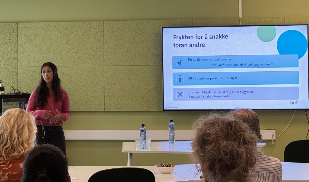 En person som holder en presentasjon